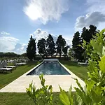 Domaine De Lanis - D'hotes Avec Parc Et Piscine 4* Castelnaudary