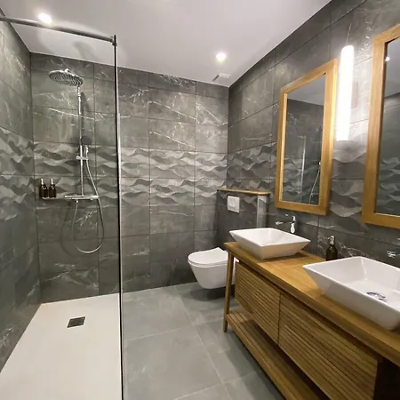 Couette-café Domaine De Lanis - D'hôtes Avec Parc Et Piscine 4*