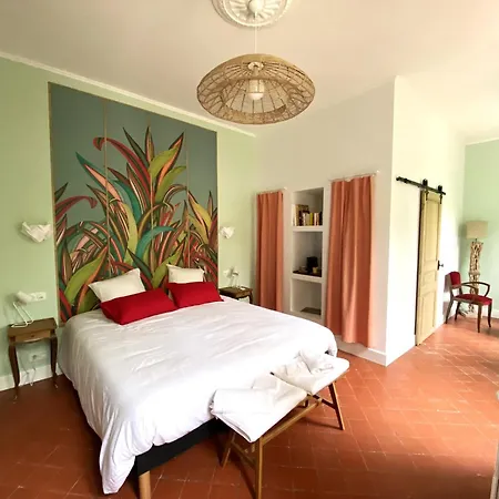Domaine De Lanis - D'hotes Avec Parc Et Piscine Castelnaudary