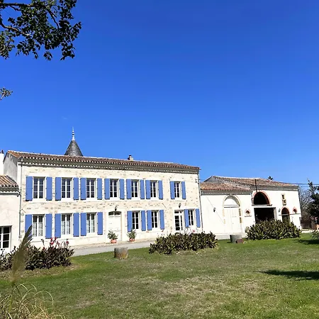 Domaine De Lanis - D'hotes Avec Parc Et Piscine كاستيلنوداري