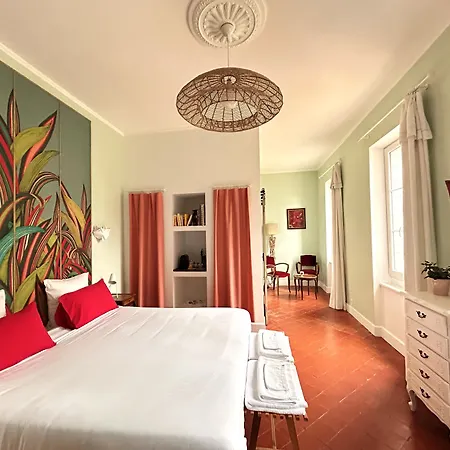 Domaine De Lanis - D'hotes Avec Parc Et Piscine 4* كاستيلنوداري