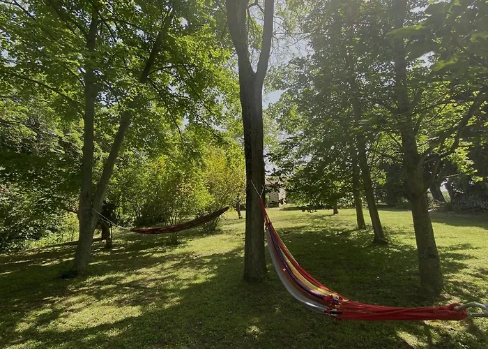 Domaine De Lanis - D'hôtes Avec Parc Et Piscine Couette-café Castelnaudary