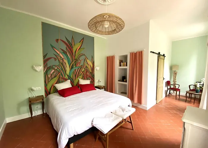 Domaine De Lanis - D'hotes Avec Parc Et Piscine Castelnaudary